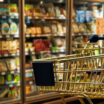 Как освобождение фермеров от уплаты НДС повлияет на стоимость продуктов, ответил глава Минсельхоза
